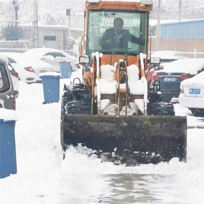 市清雪指挥部组织清雪工作。市城市管理委供图